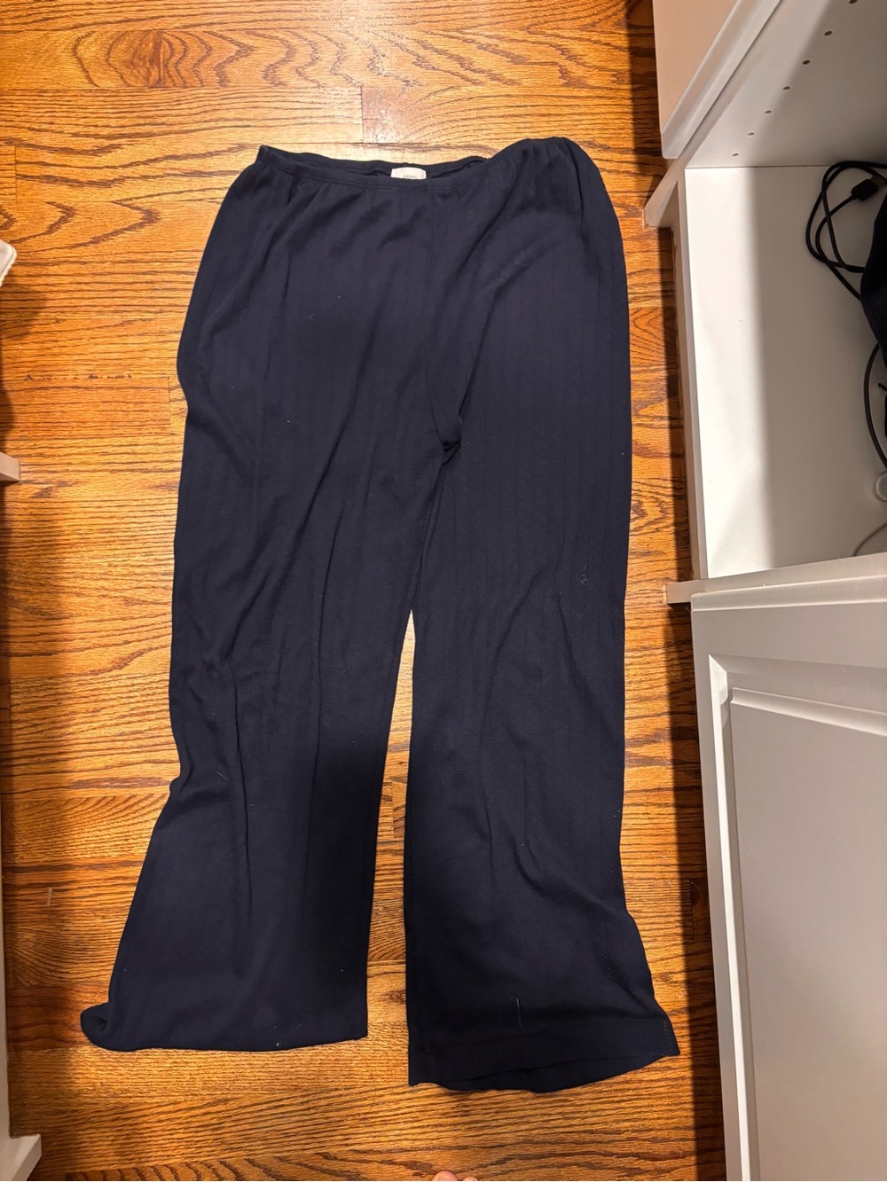 Donni pointelle simple crop pant - Picture 2 of 3